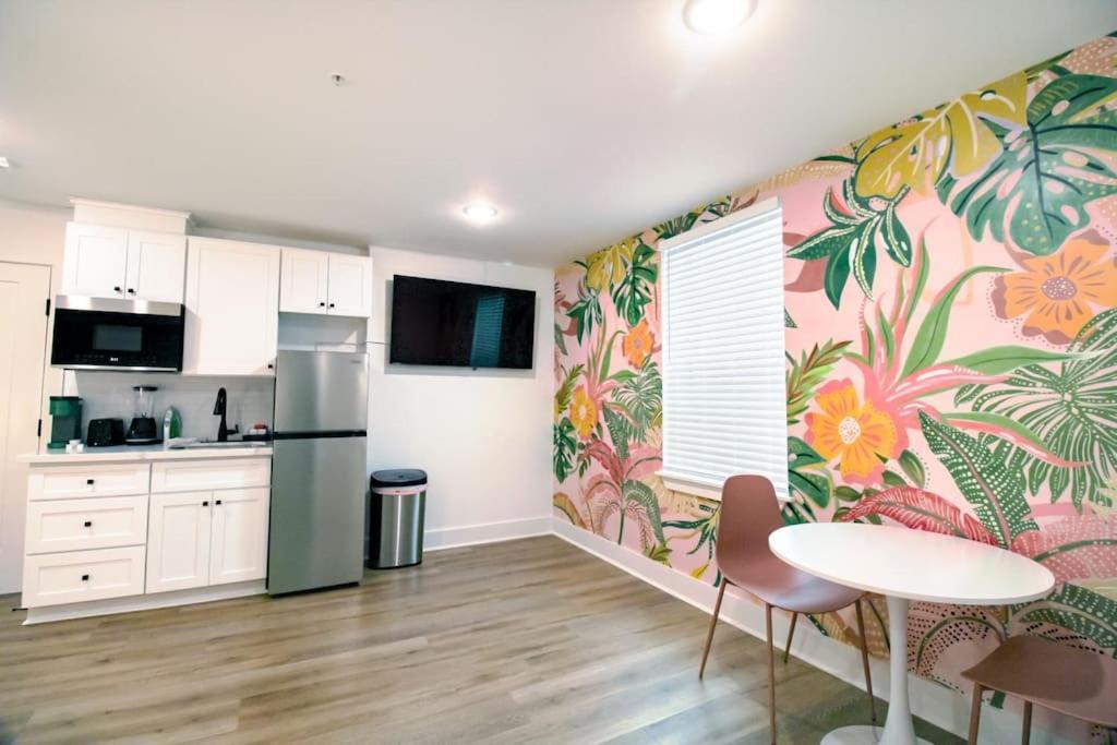 Summer Tropics Studio Apartment Two Queen Beds ガルベストン エクステリア 写真