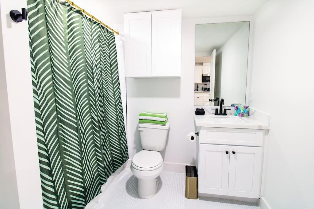 Summer Tropics Studio Apartment Two Queen Beds ガルベストン エクステリア 写真